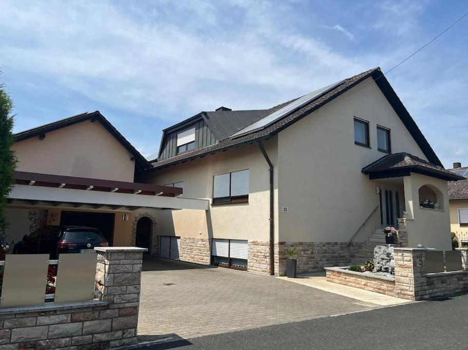 Ferienwohnung Aischgrund Hallerndorf Екстериор снимка